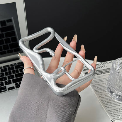 Cool 3D Snake Hollow Dissipate Heat Phone Case For iPhone 16 15 14 13 12 11 Pro Max Luxury White Shockproof Soft Silicone Cover
