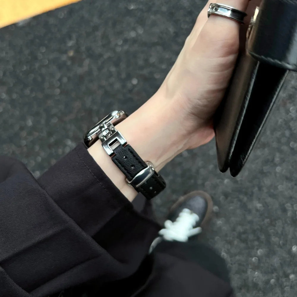 Luxury Slippable Diamonds Leather Band For Apple Watch Strap 10 8 9 SE 7 Ultra Women Wrist Bracelet For iWatch 45 42 46 49 41
